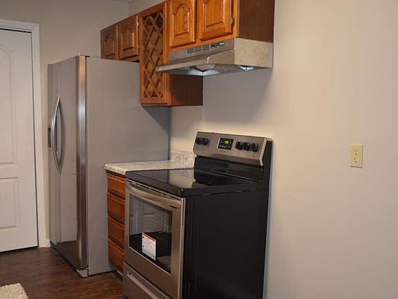 4th image of 211 Windridge Colony #211