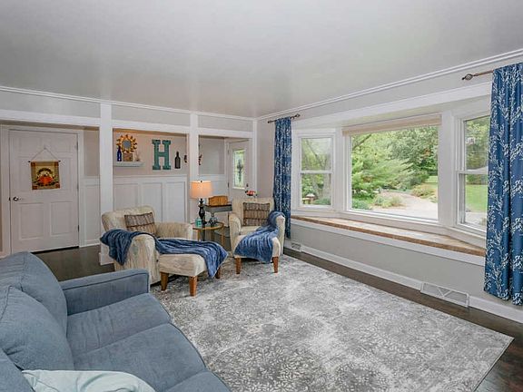 5th image of 2249 W Gleneagle Dr