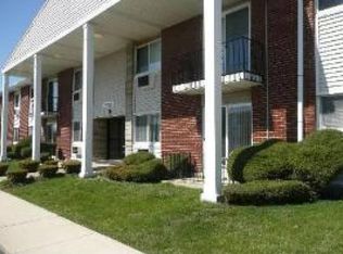 9023 Columbus Ln APT 1H, Des Plaines, IL 60016