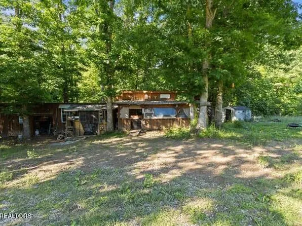 2540 Gatewood Ford Rd, Deer Lodge, TN 37726