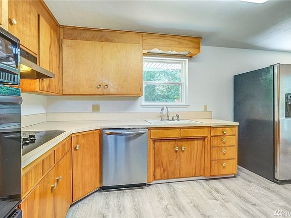 5th image of 10813 Williams Way SW