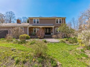 385 Hillfield Rd, Hamden, CT 06518