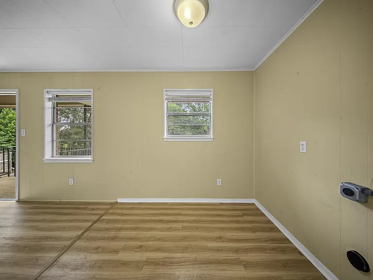 304 Powers St — Photo 5