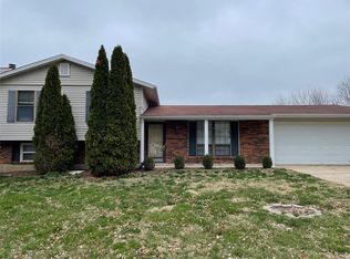 29 Greenfield Dr, Saint Peters, MO