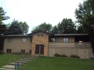 427 Macbride Rd, Iowa City, IA 52246