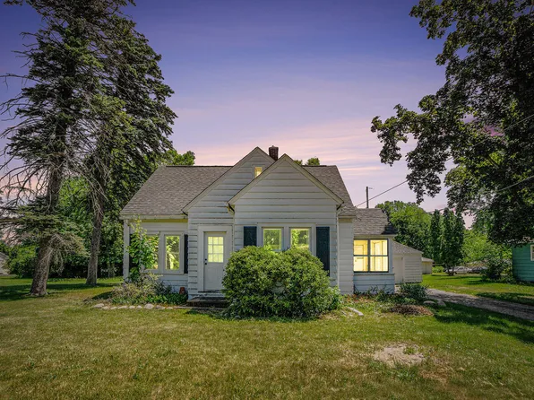 7907 Lovers Ln, Portage, MI 49002