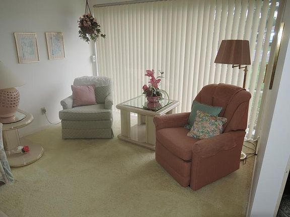 5th image of 124 Lakes End Dr APT C