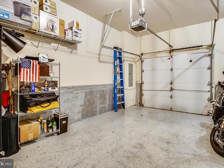 2908 Penny Ln — Photo 19