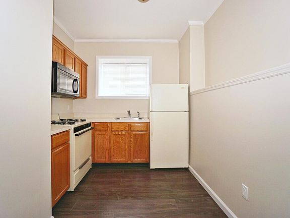 3rd image of 188 Vineland Ave