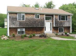 28 Lilly Ln, Narragansett, RI 02882