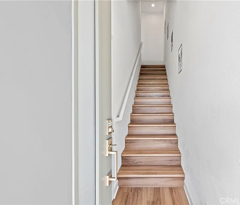 3 bed, 2.5 bath, 1314 sqft, $3,800 — Photo 4