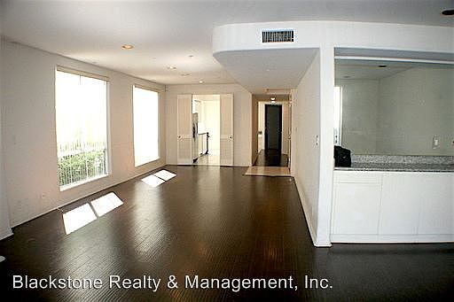 5th image of 1819 Holmby Ave APT 104
