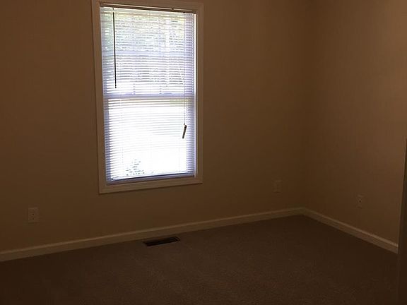5th image of 982 N Pickard Ave