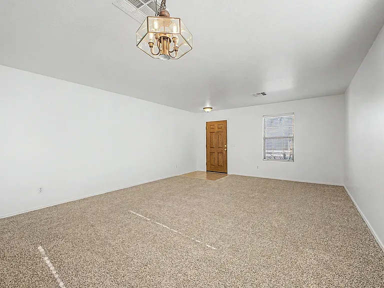 16818 W Marshall Ln — Photo 11