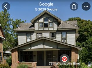754 W Lincoln St, Freeport, IL 61032