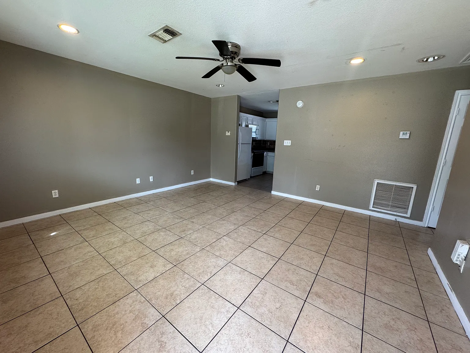 2 bed, $1,290 — Photo 2