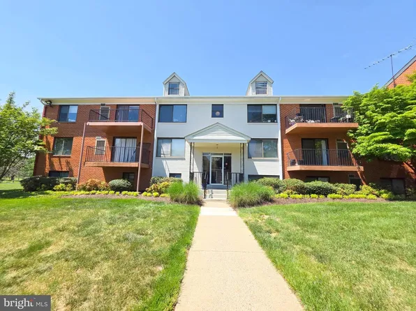 125 Driveway Clubhouse T, Leesburg, VA 20175