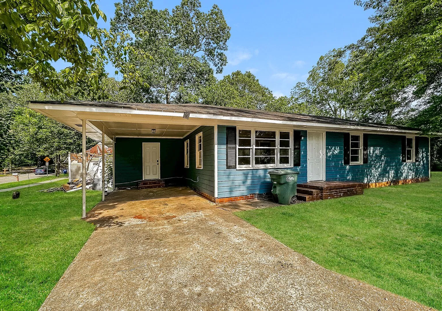 For Rent! 3 Bedroom 1 Bath — Photo 1