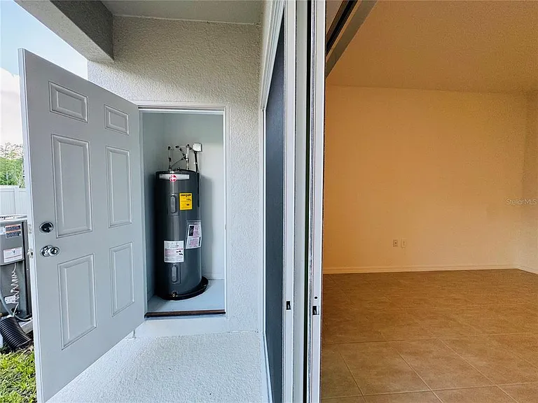 2923 Skyline Loop — Photo 15