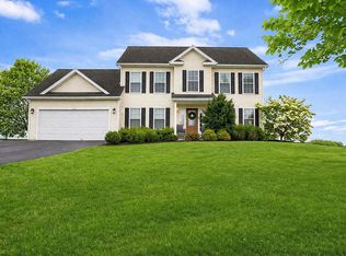 152 Kensington Ct, Livonia, NY