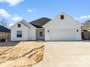 106 Bexar St, Mabank, TX 75147