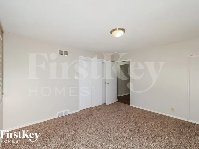 10817 E 19th Ter S — Photo 17