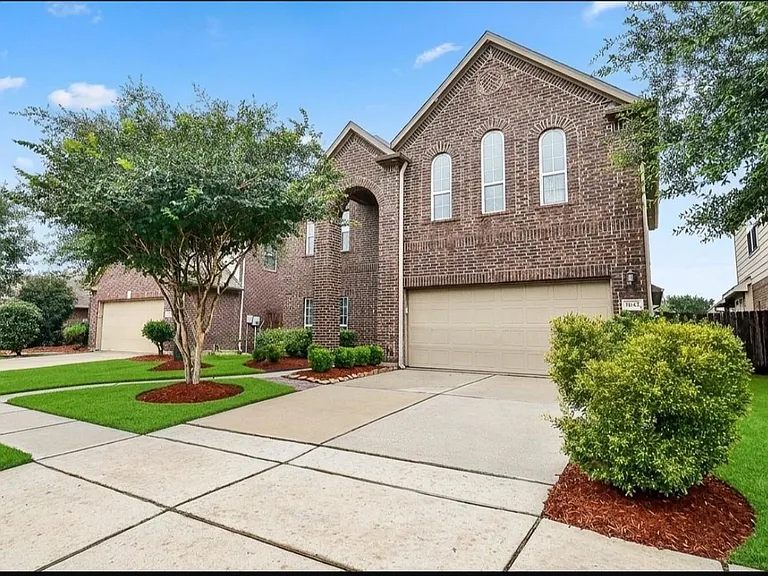 7042 Sliding Rock Cir — Photo 1