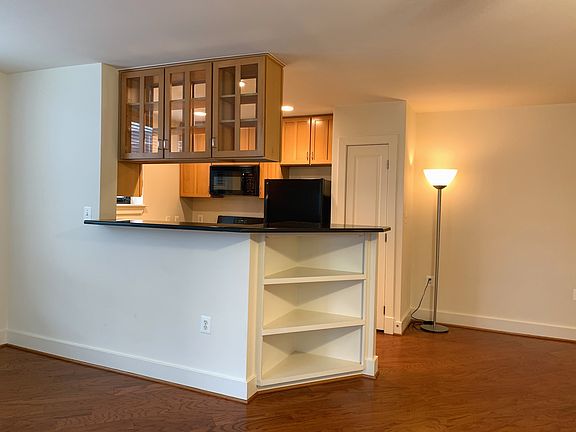 4th image of 1200 N Hartford St APT 502