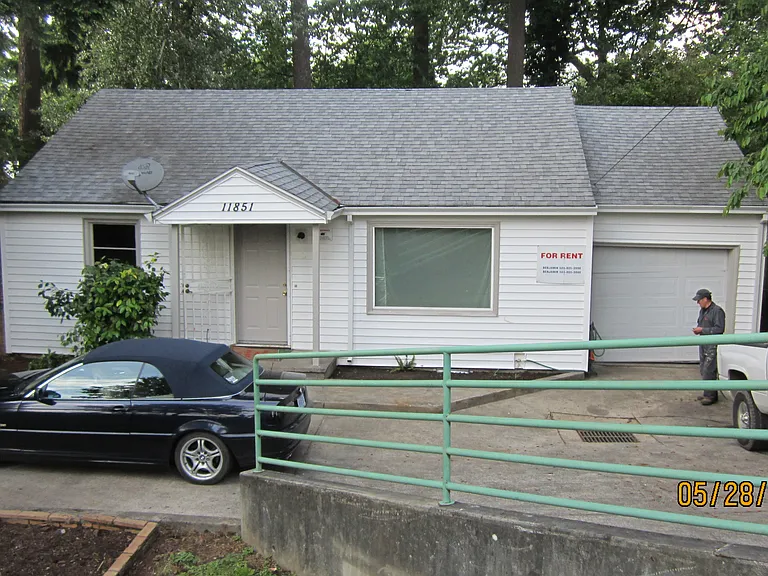 11851 E Burnside St — Photo 17