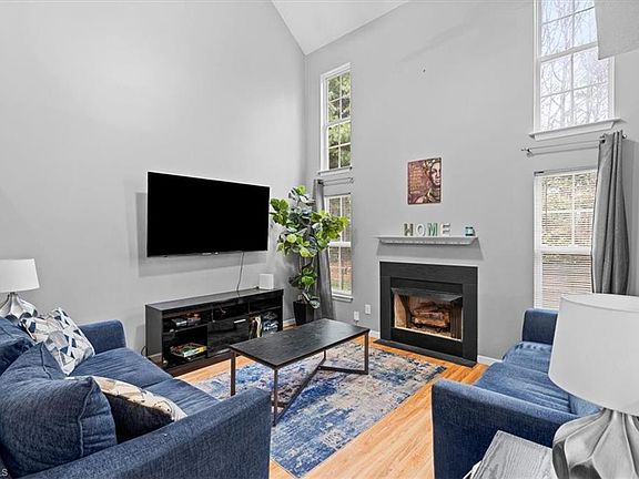 4th image of 5044 Bartholomews Ln