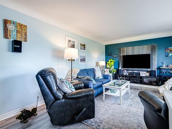 2nd image of 27 Mersea Rd #12