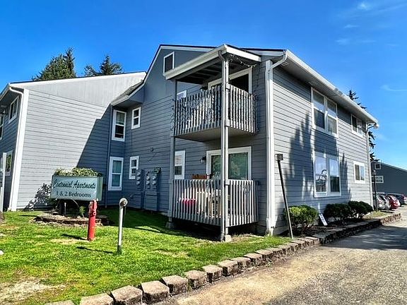 2nd image of 2127 12th St APT C-208