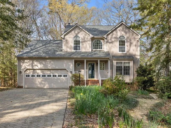 603 Gatling Pointe Pkwy, Smithfield, VA 23430