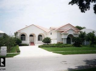 12050 94th St, Largo, FL 33773