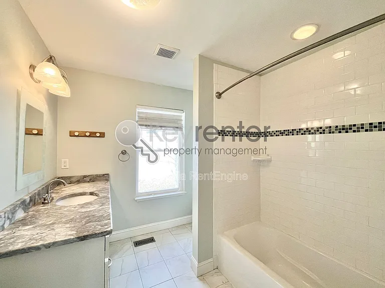1216 Hanover St — Photo 11