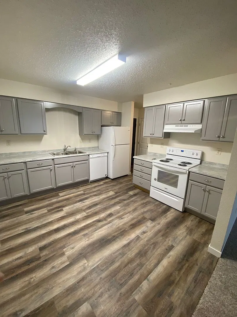 Melony Ann Apartments — Photo 1