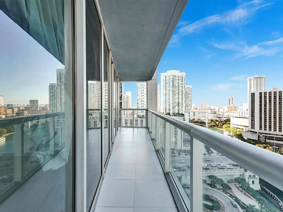 465 Brickell Ave #1315