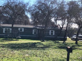 4802 Waterwood Pass Dr, Elmendorf, TX 78112