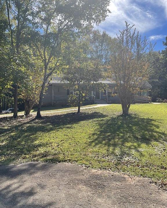 2nd image of 3962 Joyce Ct SE