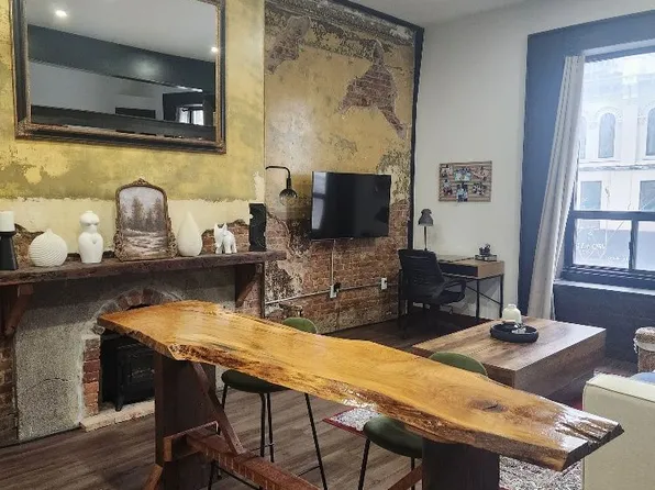 7 Foundry St, Hamilton, ON