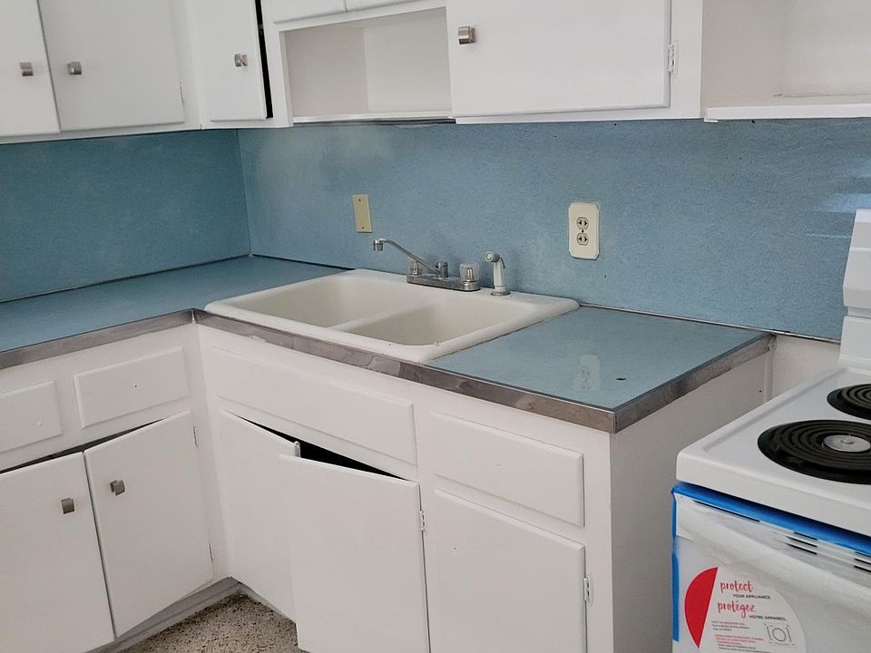 2nd image of 266 E 20th St
