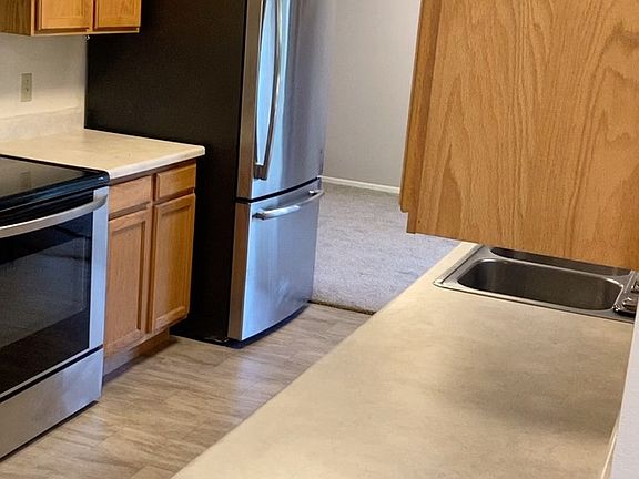 2nd image of 1213 Skyline Dr