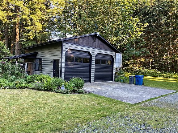 Detached Garage 