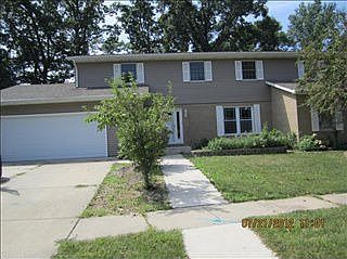 2nd image of 204 Lakeside Dr