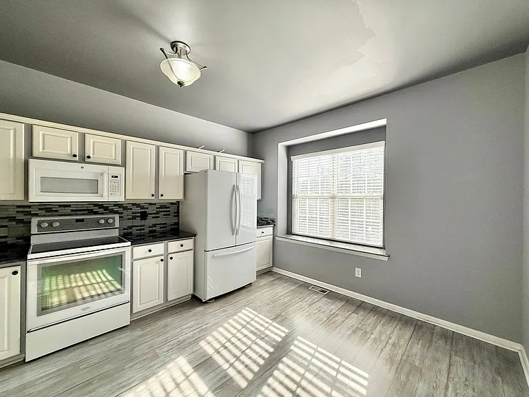311 Coral Creek Ln — Photo 11