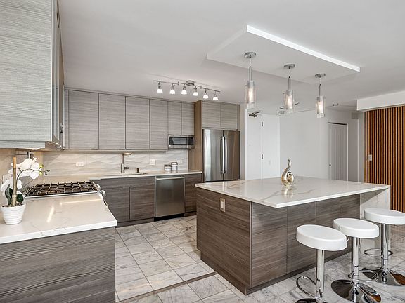 2nd image of 400 E Randolph St #3903-01
