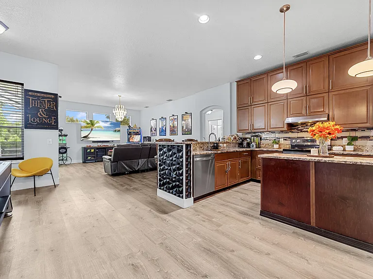 3183 SW Ann Arbor Rd — Photo 3