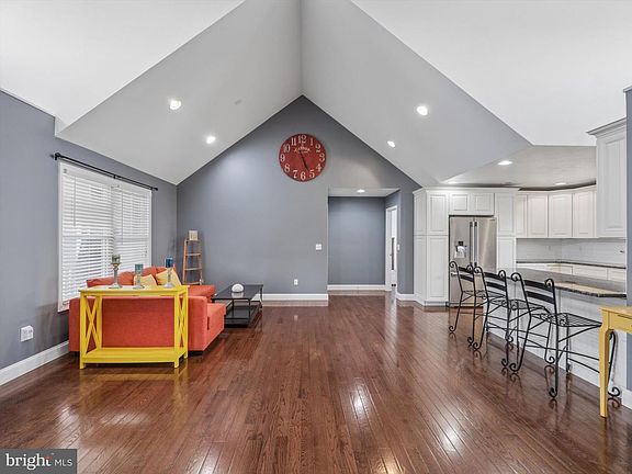 3rd image of 134 Salt Creek Dr