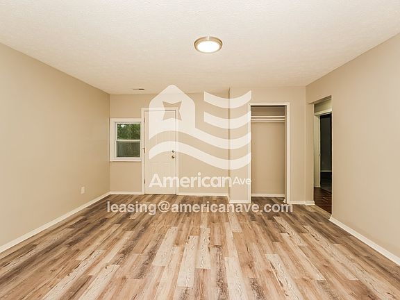 1207877_002_living_room_2.jpg