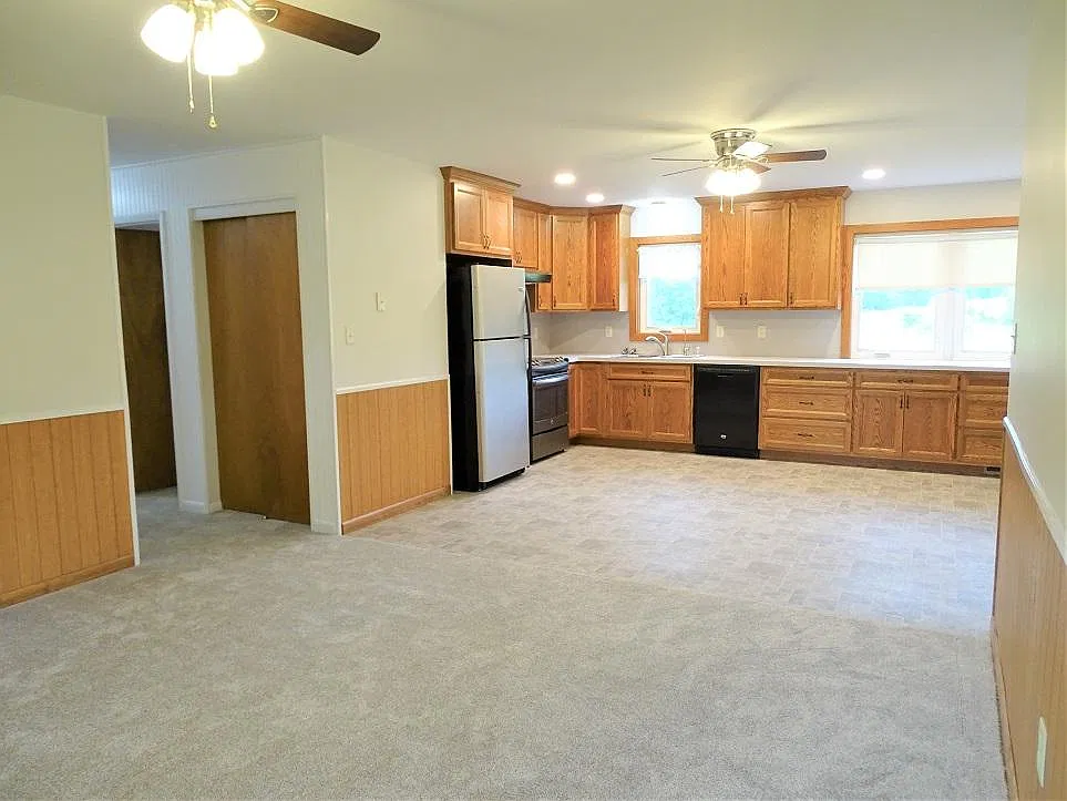 3 bed, 1120 sqft, $1,395 — Photo 4